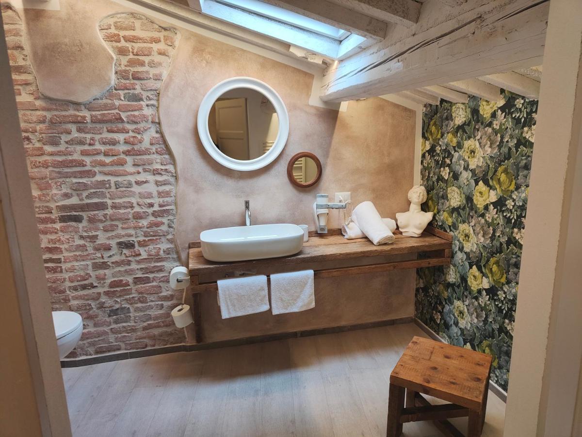 Il Pozzo Di Santa Zita Hotel ลุคคา ภายนอก รูปภาพ